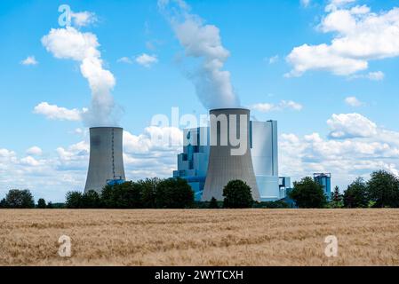 Braunkohl Kraftwerk Neurath 2 Grevenbroich-Neurath, Germania. Le due centrali elettriche Kraftwerk Neurath alimentano il carbone di brauncoal. Grevenbroich - Neurath Energiestrasse 101 Nordrhein - Westphalen germania Copyright: XGuidoxKoppesx Foto Stock