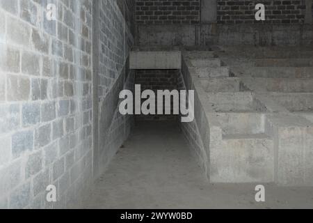 Un interno cinematografico grezzo e infinito Foto Stock