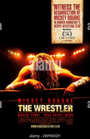 The Wrestler (2006) diretto da Darren Aronofsky e interpretato da Mickey Rourke, Marisa Tomei e Evan Rachel Wood. Un wrestler professionista sbiadito deve ritirarsi, ma trova la sua ricerca di una nuova vita fuori dal ring una lotta scoraggiante. Fotografia di un poster originale US 2006 da un foglio.***SOLO PER USO EDITORIALE*** credito: BFA / Fox Searchlight Pictures Foto Stock