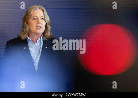 Berlino, Germania. 8 aprile 2024. Bärbel Bas (SPD), presidente del Bundestag, fa una dichiarazione alla stampa. Il Presidente del Parlamento israeliano visita il Bundestag tedesco. Crediti: Hannes P. Albert/dpa/Alamy Live News Foto Stock