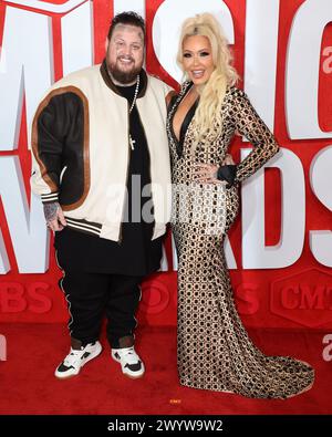 Austin, Stati Uniti. 7 aprile 2024. Jelly Roll e Bunnie Deford arrivano ai CMT Music Awards del 2024 tenuti al Moody Center il 7 aprile 2024 ad Austin, Texas. © Curtis Hilbun/AFF-USA.COM crediti: AFF/Alamy Live News Foto Stock