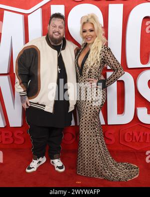 Austin, Stati Uniti. 7 aprile 2024. Jelly Roll e Bunnie Deford arrivano ai CMT Music Awards del 2024 tenuti al Moody Center il 7 aprile 2024 ad Austin, Texas. © Curtis Hilbun/AFF-USA.COM crediti: AFF/Alamy Live News Foto Stock