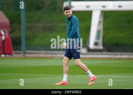 Londra, Colney, Regno Unito. 8 aprile 2024. Jorginho dell'Arsenal durante la sessione di allenamento della squadra dell'Arsenal in vista della partita di calcio della prima tappa di UEFA Champions League contro il Bayern Monaco all'Arsenal FC Training Centre, London Colney, Inghilterra, Regno Unito l'8 aprile 2024 Credit: Every Second Media/Alamy Live News Foto Stock