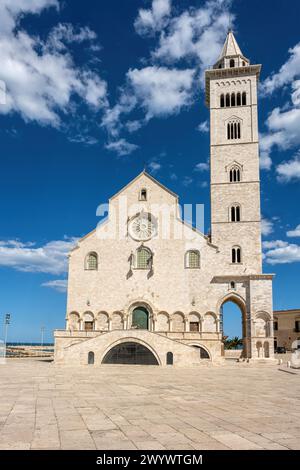 La bellissima cattedrale di Trani in Puglia, Italia Foto Stock