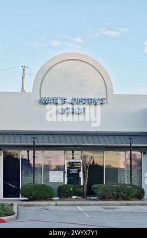 Houston, Texas Stati Uniti d'America 02-18-2024: Water District Office Building District Company business Storefront vista esterna. Foto Stock