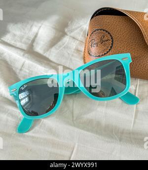 Ray Ban, Wayfarer, occhiali da sole, RB2140, turchese, accessori alla moda Foto Stock
