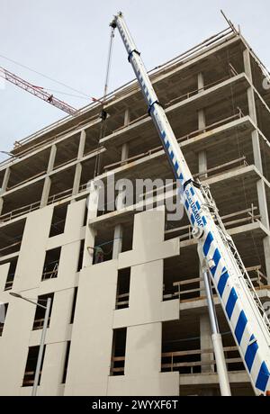 Sezioni prefabbricate di mura, facciata di edifici, costruzione di alloggi sovvenzionati, quartiere Riberas de Loyola, San Sebastian, Guipuzcoa, Paesi Baschi, Spagna. Foto Stock