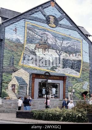 Murale raffigurante gli ultimi giorni di Llywelyn ap Gruffudd, principe di Galles, imboscato e ucciso vicino a Cilmeri nell'inverno del 1282. Foto Stock