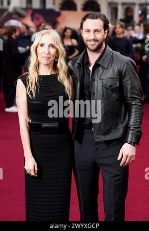 Sam Taylor-Johnson (a sinistra) e Aaron Taylor-Johnson assistono alla prima mondiale di Back to Black di Sam Taylor-Johnson, all'Odeon Luxe di Londra. Data foto: Lunedì 8 aprile 2024. Foto Stock