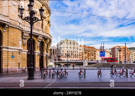 Teatro Arriaga e Piazza Arriaga. Bilbao, Biscaglia, Paesi Baschi, Spagna, Europa Foto Stock