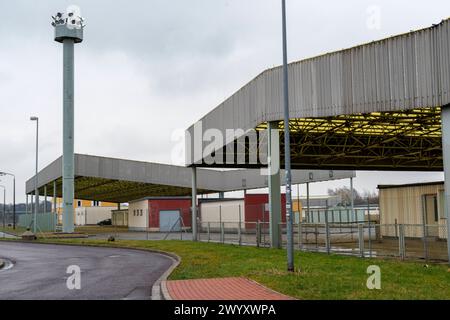 Attraversamento del confine della DDR Helmstedt-Marienborn . Helmstedt-Marienborn, Germania. Ex frontiera della DDR lungo l'autostrada A2 / Autobahn, ora museo e Gedenk Memorial per commemorare la divisione tedesca. Helmstedt - Marienborg Marienborn A2 Saksen - Anhalt Germania Copyright: XGuidoxKoppesx Foto Stock