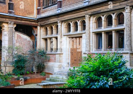 Haus einer reichen Handelsfamilie aus dem 16. Jahrhundert, Hotel de Mauroy mit Maison de l'Outil et de la Pensee ouvriere,. Altstadt von Troyes, Departement Aube, Region Grand Est, Frankreich *** Casa di una ricca famiglia di mercanti del XVI secolo, Hotel de Mauroy con Maison de l'Outil et de la Pensee ouvriere, centro storico di Troyes, dipartimento Aube, regione Grand Est, Francia Foto Stock