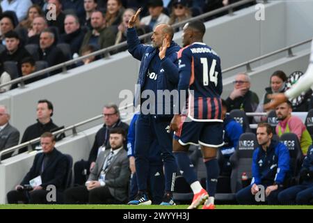 Nuno Espirito Santo, Nottingham Forest gesti del capo allenatore durante la partita di Premier League tra il Tottenham Hotspur e il Nottingham Forest a White Hart Lane, Londra, domenica 7 aprile 2024. (Foto: Jon Hobley | mi News) crediti: MI News & Sport /Alamy Live News Foto Stock