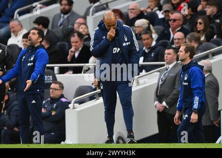 Nuno Espirito Santo, allenatore del Nottingham Forest durante la partita di Premier League tra il Tottenham Hotspur e il Nottingham Forest a White Hart Lane, Londra, domenica 7 aprile 2024. (Foto: Jon Hobley | mi News) crediti: MI News & Sport /Alamy Live News Foto Stock