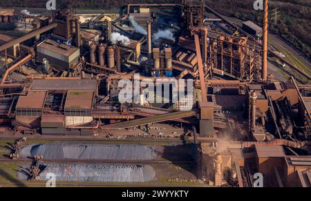 Vista aerea, stabilimento thyssenkrupp Steel Europe AG, ERZLAGER, Marxloh, Duisburg, zona della Ruhr, Renania settentrionale-Vestfalia, Germania, Duisburg-N Foto Stock