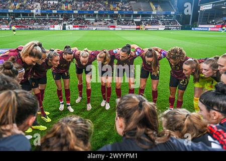Lovanio, Belgio. 5 aprile 2024. La squadra belga, nella foto prima di una partita tra le squadre nazionali del Belgio, chiamata le fiamme rosse e la Spagna, nella prima partita del girone A2 nella fase di campionato della UEFA Women's European Qualifiers 2023-24, venerdì 5 aprile 2024 a Lovanio, IN BELGIO. Crediti: Sportpix/Alamy Live News Foto Stock