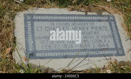 North Hollywood, California, USA 5 aprile 2024 il vincitore della Philippine Insurrection Medal of Honor Charles Henry Pierce grave al Pierce Brothers Valhalla Memorial Park il 5 aprile 2024 a North Hollywood, California, USA. Foto di Barry King/Alamy Stock Photo Foto Stock