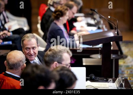 L'AIA - Ambasciatore Carlos Jose Arguello Gomez (l) del Nicaragua e Direttore generale degli affari giuridici Tania von Uslar-Gleichen della Germania (sopra) nel secondo giorno dell'udienza presso la Corte internazionale di giustizia (ICJ) nella causa intentata dal Nicaragua contro la Germania in merito ai settori finanziario e militare aiuti che il paese europeo fornisce a Israele e l'eliminazione delle sovvenzioni all'organizzazione umanitaria UNRWA. Secondo il Nicaragua, la Germania sta violando la Convenzione sul genocidio del 1948 e le convenzioni di Ginevra del 1949 sulle leggi di guerra nei territori palestinesi occupati. ANP ROBIN Foto Stock