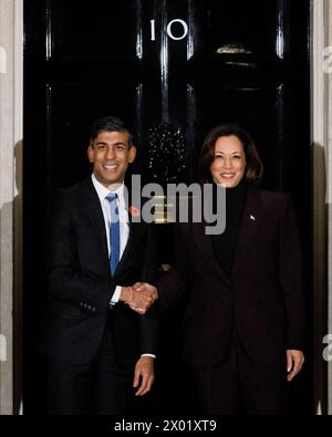 [MccLi0006310] il Vice Presidente degli Stati Uniti Kamala Harris visita Downing Street questo pomeriggio. Il primo ministro britannico Rishi Sunak lo riceve Foto Stock