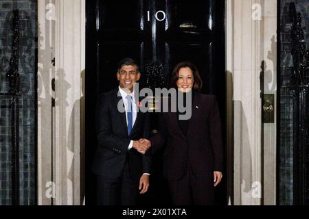 [MccLi0006310] il Vice Presidente degli Stati Uniti Kamala Harris visita Downing Street questo pomeriggio. Il primo ministro britannico Rishi Sunak lo riceve Foto Stock