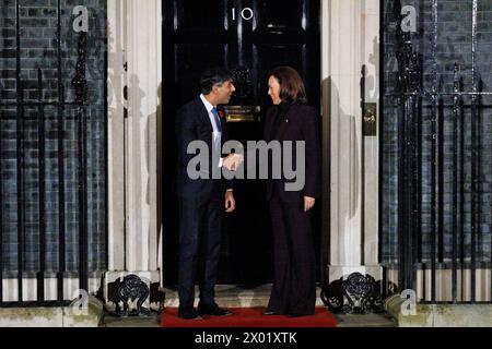 [MccLi0006310] il Vice Presidente degli Stati Uniti Kamala Harris visita Downing Street questo pomeriggio. Il primo ministro britannico Rishi Sunak lo riceve Foto Stock