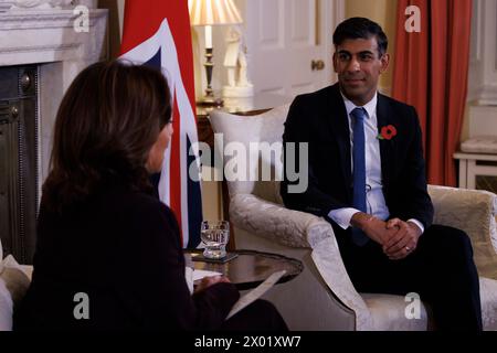 [MccLi0006310] il Vice Presidente degli Stati Uniti Kamala Harris visita Downing Street questo pomeriggio. Il primo ministro britannico Rishi Sunak lo riceve Foto Stock