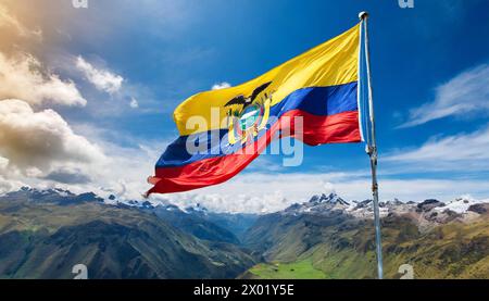 Fahnen, Die Nationalfahne von Ecuador lusinghiero im Wind 1f-4802259 Foto Stock