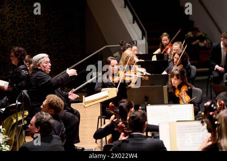 Abschiedskonzert von Professor Mathias Breitschaft mit dem Staatsorchester Rheinische Philharmonie in der Rhein-Mosel-HalleMusik-Institut Koblenz, Professor Mathias Breitschaft Abschiedskonzert Professor Mathias Breitschaft *** Concerto di addio del professor Mathias Breitschaft con la Rheinische Philharmonie State Orchestra nel Rhein Mosel Institut Musel, Hallesik Musik Musik Musik Musik Muitschaft concerto di addio del professor Mathias Breitschaft del professor Mathias Breitschaft FREY 20240405005.JPG Foto Stock