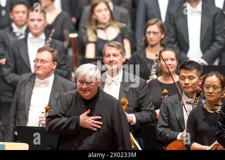 Abschiedskonzert von Professor Mathias Breitschaft mit dem Staatsorchester Rheinische Philharmonie in der Rhein-Mosel-HalleMusik-Institut Koblenz, Professor Mathias Breitschaft Abschiedskonzert Professor Mathias Breitschaft *** Concerto di addio del professor Mathias Breitschaft con la Rheinische Philharmonie State Orchestra nel Rhein Mosel Institut Musel, Hallesik Musik Musik Musik Musik Muitschaft concerto di addio del professor Mathias Breitschaft del professor Mathias Breitschaft FREY 20240405054.JPG Foto Stock