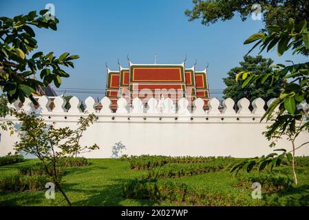 Le mura della città al forte Mahakan a Banglamphu, nella città di Bangkok in Thailandia. Thailandia, Bangkok, Dezember, 10, 2023 Foto Stock