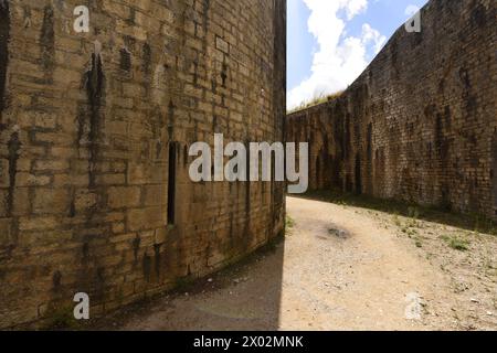 La Fortezza nuova, una fortezza veneziana sulla collina di San Marco nella città di Corfù, Corfù, isole greche, Grecia, Europa Foto Stock