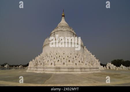 Pagoda Hsinbyume (Pagoda Myatheindan), Mingun, vicino a Mandalay, distretto di Sagaing, Myanmar, Asia Foto Stock