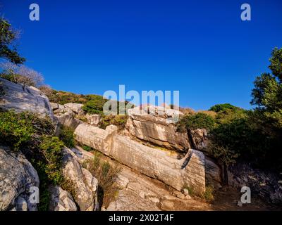 Statua di Dioniso, cava arcaica di marmo, Apollonas Kouros, isola di Naxos, Cicladi, isole greche, Grecia, Europa Foto Stock