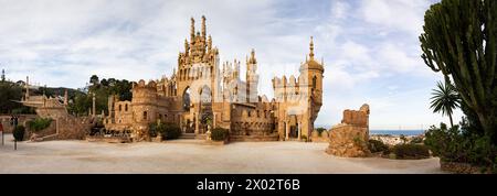 Castillo de Colomares, un monumento al castello dedicato a Cristoforo Colombo, Benalmadena, Andalusia, Spagna, Europa Foto Stock