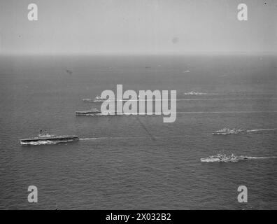 CONVOGLIO DI MALTA. 10-12 AGOSTO 1942. - Aeriel vedrà alcune delle navi che scortano il convoglio. La fotocamera più vicina è EAGLE, quindi INDOMABILE e VITTORIOSA e sullo sfondo sono FURIOSI e ARGUS Foto Stock