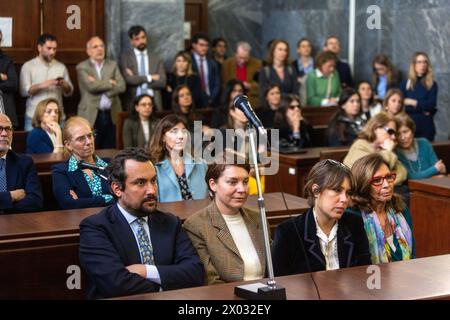 Familiari e conoscenti alla memoria per l'uccisione a colpi di pistola in tribunale dell'avvocato Lorenzo Claris Appiani, del giudice Fernando Ciampi e di Giorgio erba del 9 aprile 2015 presso la seconda sezione penale - settimana - Cronaca - Milano, Italia - Martedì, 9 aprile 2024 (foto Stefano porta/LaPresse) commemorazione per la sparatoria di morte in tribunale dell'avvocato Lorenzo Claris Appiani, del giudice Fernando Ciampi e di Giorgio erba il 9 aprile 2015 presso la seconda sezione penale - News - Milano, Italia - martedì 9 aprile 2024 (foto Stefano porta/LaPresse) Foto Stock