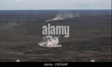 Zhezkazgan, Kazakistan. 6 aprile 2024. La navicella Sojuz MS-24 atterra dopo essere scesa con paracadute in un'area remota, il 6 aprile 2024, vicino alla città di Zhezkazgan, Kazakistan. L'astronauta della NASA Loral o'Hara, il cosmonauta Roscosmos Oleg Novitskiy e il partecipante al volo spaziale bielorusso Marina Vasilevskaya sono tornati sani e salvi dalla stazione spaziale Internazionale. Crediti: Bill Ingalls/NASA/Alamy Live News Foto Stock