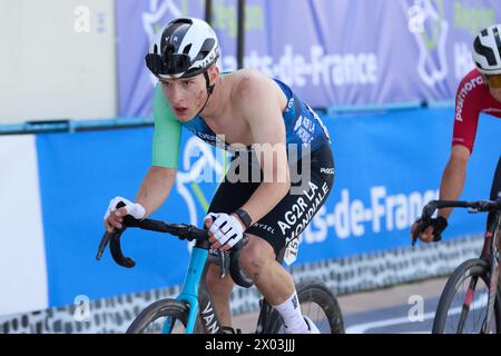 Paris Roubaix Juniors 2024 Un primo e secondo per la Slovenia a Paris Roubaix juniors 1. Jakob Omrzel 2. Erazem Valjavec 3. Axel Van Den Broek Foto Stock