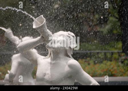 Statua di Satyr sulla fontana di Forsyth Park - Savannah, Georgia Foto Stock