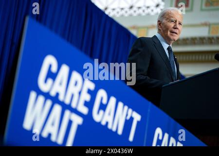 Washington, Stati Uniti. 09 aprile 2024. Il presidente Joe Biden fa osservazioni sull'economia dell'assistenza durante un evento alla Union Station di Washington, DC, martedì 9 aprile 2024. Foto di Bonnie Cash/UPI credito: UPI/Alamy Live News Foto Stock