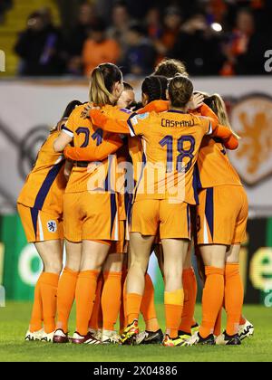 BREDA - (l-r) Damaris Egurrola delle donne olandesi, Katja Snoeijs delle donne olandesi, Sherida Spitse delle donne olandesi, Esmee Brugts delle donne olandesi, Kerstin Casparij delle donne olandesi, Dominique Janssen dell'Olanda le donne celebrano l'1-0, durante la partita di qualificazione al Campionato europeo femminile nel gruppo A1 tra Paesi Bassi e Norvegia allo stadio Rat Verlegh il 9 aprile 2024 a Breda, Paesi Bassi. ANP | Hollandse Hoogte | MAURICE VAN STEEN Foto Stock