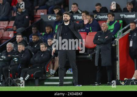 Southampton, Regno Unito. 09 aprile 2024. Southampton Manager Russell Martin gesta durante la partita del campionato EFL tra Southampton FC e Coventry City FC al St.Mary's Stadium, Southampton, Inghilterra, Regno Unito il 9 aprile 2024 Credit: Every Second Media/Alamy Live News Foto Stock