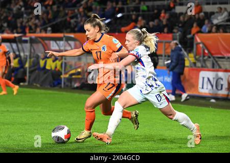 BREDA - (l-r) Victoria Pelova d'Olanda, Thea Bjelde di Norvegia durante la partita di qualificazione al Campionato europeo femminile nel gruppo A1 tra Paesi Bassi e Norvegia allo stadio Rat Verlegh il 9 aprile 2024 a Breda, Paesi Bassi. ANP GERRIT VAN COLOGNE Foto Stock