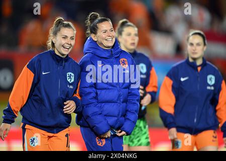 BREDA - Victoria Pelova d'Olanda e Merel van Dongen d'Olanda dopo la partita di qualificazione al Campionato europeo femminile nel gruppo A1 tra Paesi Bassi e Norvegia allo stadio Rat Verlegh il 9 aprile 2024 a Breda, Paesi Bassi. ANP GERRIT VAN COLOGNE Foto Stock