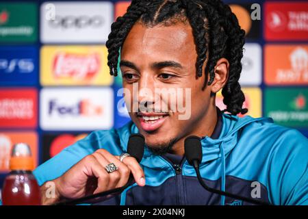 Jules KOUNDE di Barcellona durante la conferenza stampa del FC Barcelona in vista della UEFA Champions League, dei quarti di finale, della partita di calcio di 1a tappa tra Paris Saint Germain e FC Barcelona il 9 aprile 2024 allo stadio Parc des Princes di Parigi, in Francia Foto Stock