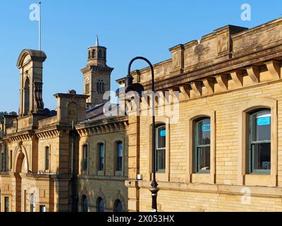 Regno Unito, West Yorkshire, città di Bradford, Shipley, Saltaire, edificio per uffici di Salts Mill. Foto Stock