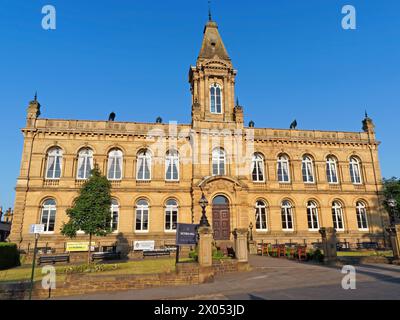 Regno Unito, West Yorkshire, città di Bradford, Shipley, Saltaire, Victoria Hall Foto Stock