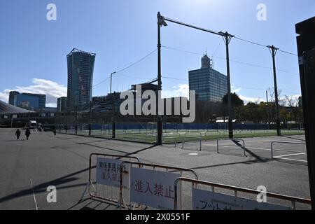 All'esterno dello Yoyogi Futsal Stadium (campi da gioco) - Jinnan, Shibuya City, Tokyo, Giappone - 1 marzo 2024 Foto Stock