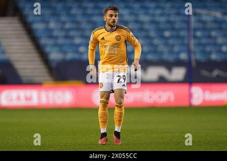 Londra, Regno Unito. 09 aprile 2024. Yunus Akgün di Leicester City durante la partita del Millwall FC vs Leicester City FC Sky BET EFL Championship a Den, Londra, Inghilterra, Regno Unito il 9 aprile 2024 Credit: Every Second Media/Alamy Live News Foto Stock