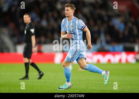 Southampton, Regno Unito. 09 aprile 2024. Il centrocampista del Coventry City Ben Sheaf (14) durante la partita del campionato EFL tra Southampton FC e Coventry City FC il 9 aprile 2024 Credit: Every Second Media/Alamy Live News Foto Stock